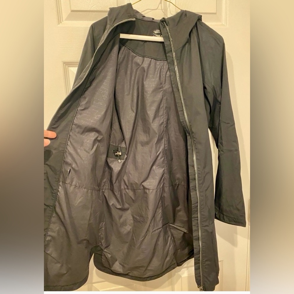 Lululemon Black “Definitely Raining” Jacket - Size 4 - Picture 14 of 15